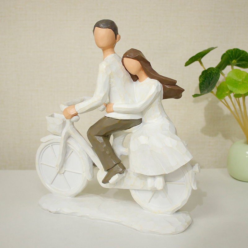 Figurines de couple romantique