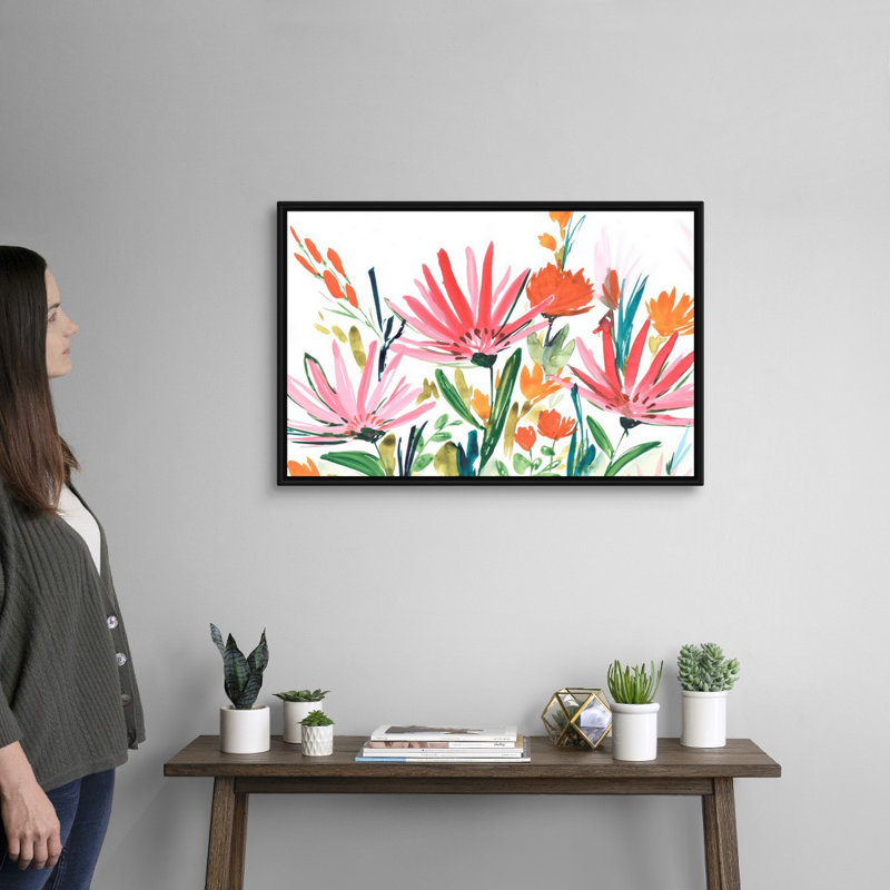 Reproduction d’art sur toile rose pétales par Isabelle Z, Cadre noir, H 22 po x l 32 po x P 1,75po
