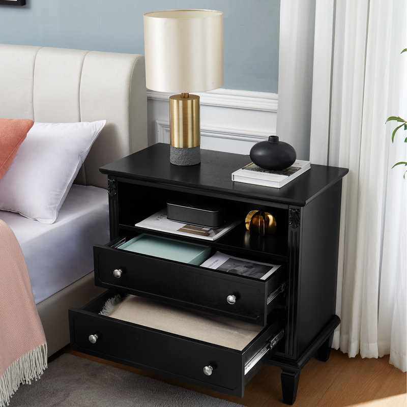 Table de chevet avec option de chargement pour la chambre à coucher - 2 tiroirs et rangement ouvert, pilastres cannelés, pieds en bois massif, zones de rangement de style Mid-Century moderne, look Outlets