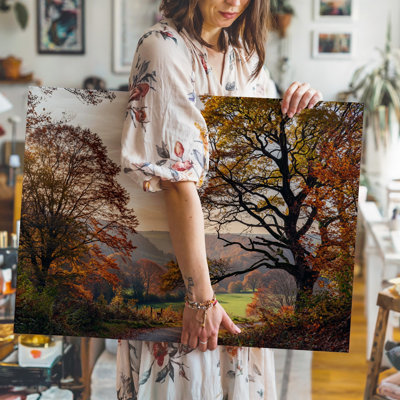 Toile, "Un paysage d'automne serein" se déroule avec un chemin sinueux que l'art mural serpente à travers une forêt vibrante où une riche palette d'art mural sur toile