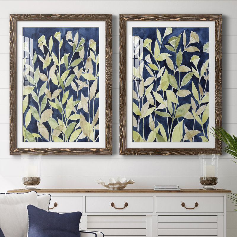 Indigo Blooming Night I encadré mat - prêt à accrocher, H 43,5 po x l 31,5 po x P 1 po, Noyer