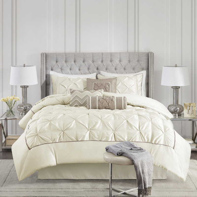Literie 7 pièces pour lit double - magnifique capitonnage et charmes élégants, Full / Double Comforter + 6 Additional Pieces