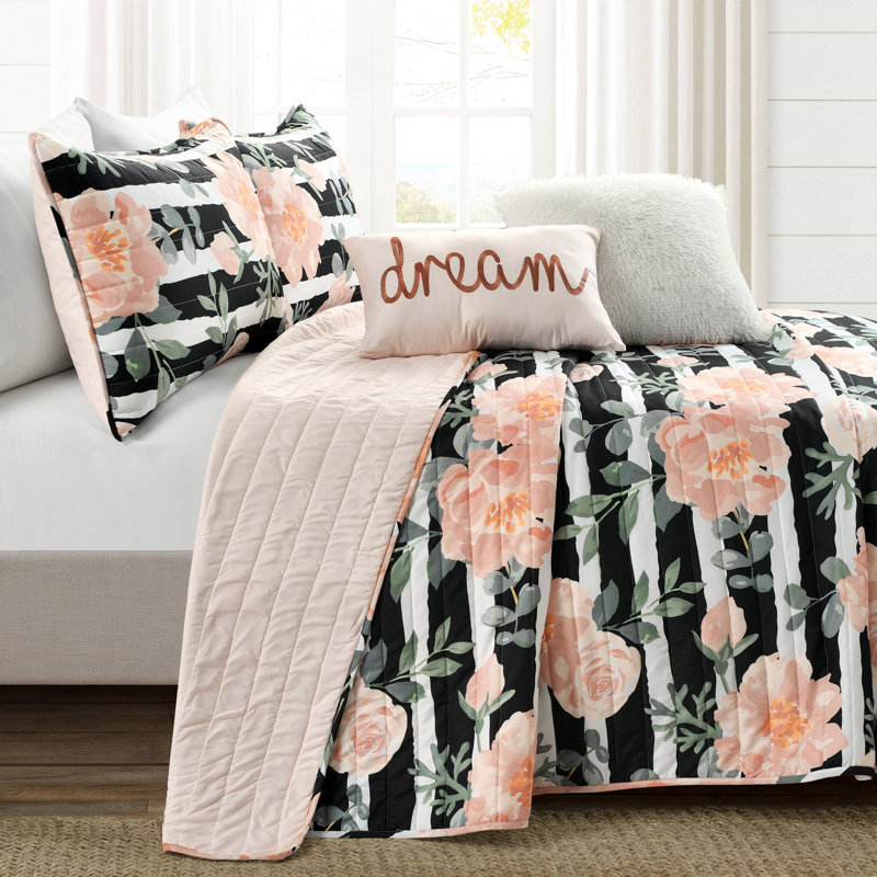 Lush Decor Amara Watercolor Rose Floral Reversible Quilt Set, Queen Quilt + 2 Shams + 2 Throw Pillows