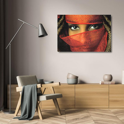 Femme tunisienne voilée