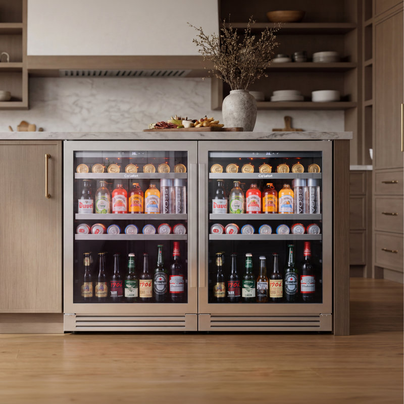 Réfrigérateur à boissons combiné de 122 cm (48 po) avec une capacité de 280 à 440 canettes, deux compartiments réfrigérés de 61 cm (24 po), portes doubles en verre trempé, étagères réglables et éclairage DEL tricolore