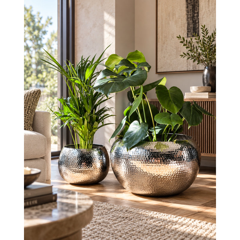 Rori Metal Pot Planter