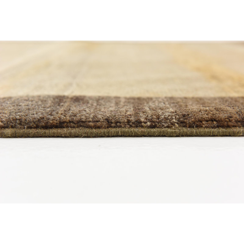 Tapis de surface en laine 4 pi x 5 pi 8 po one-of-kind noué la crème Nash