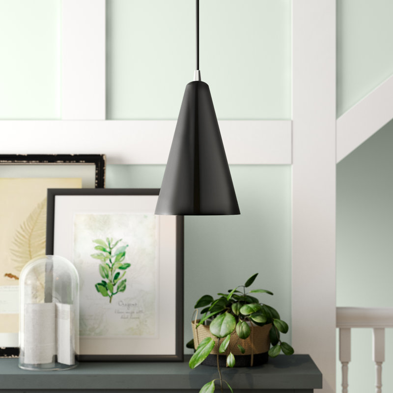 Luminaire suspendu conique à 1 lumière Carolan, Noir brillant