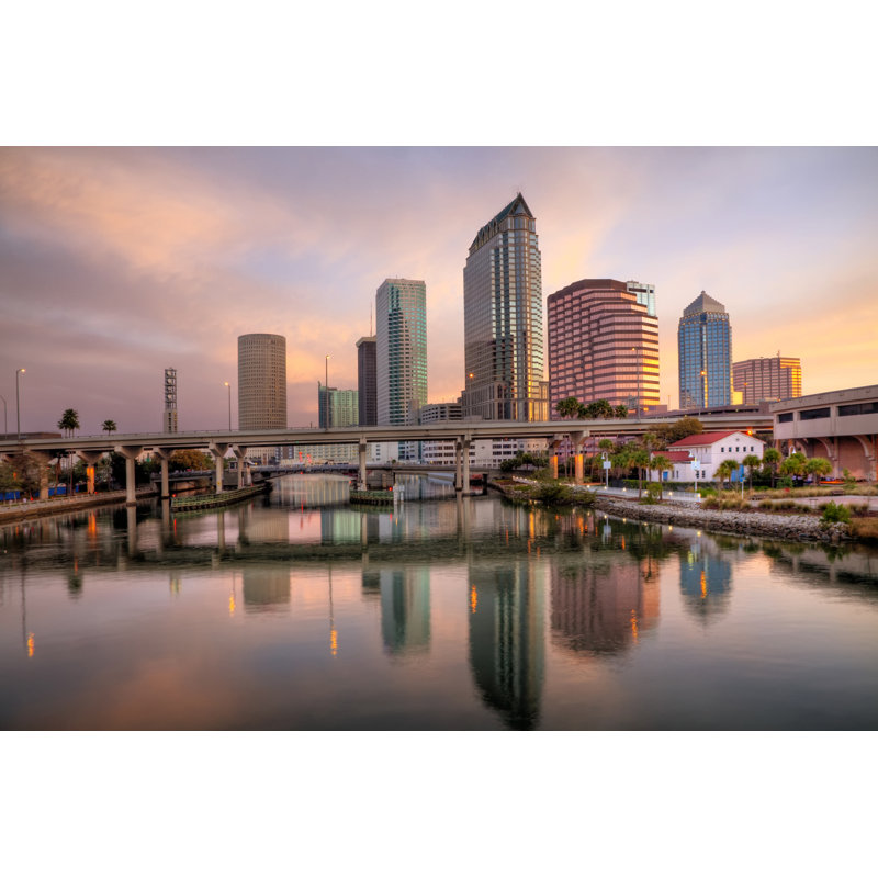 «Detoya Tampa Skyline» par Judykennamer, H 32 po x l 48 po