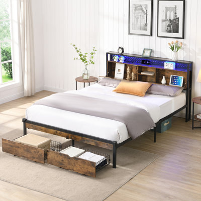 Lit plateforme très grand en métal avec tête de lit en bois et charge, 2 tiroirs, lumières à DEL, sans sommier, facile à assembler, structure de 600 lb avec tête de lit et rangement de tiroir