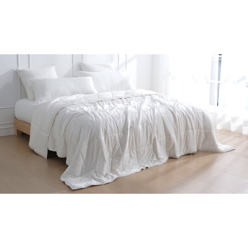 White Queen Microfiber Cooling Comforter Set