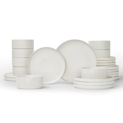 Famiware 24 Piece Dinnerware Set, Service for 8