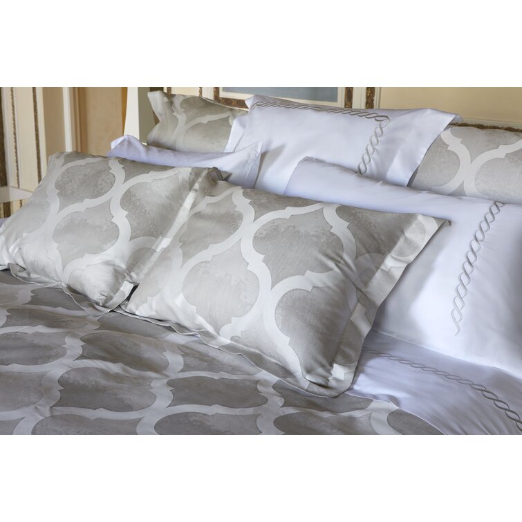 https://assets.wfcdn.com/im/20670833/resize-h755-w755%5Ecompr-r85/1149/114912969/Bellagio+Sateen+Duvet+Cover.jpg