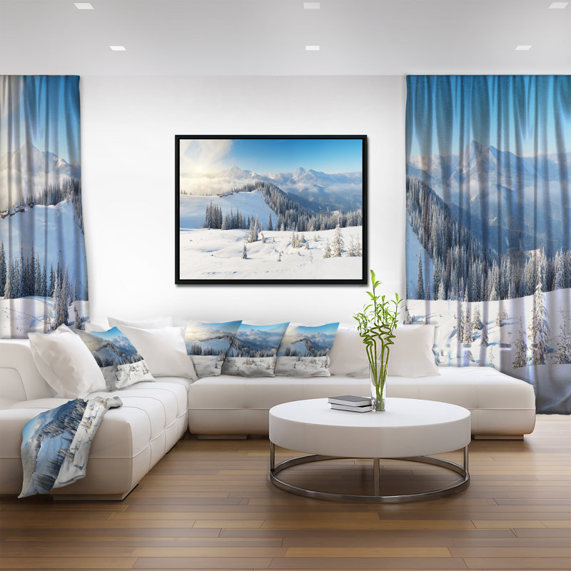 «Sunny Morning in Mountains», photographie sur toile tendue, H 12 po x l 20 po, Cadre flottant noir