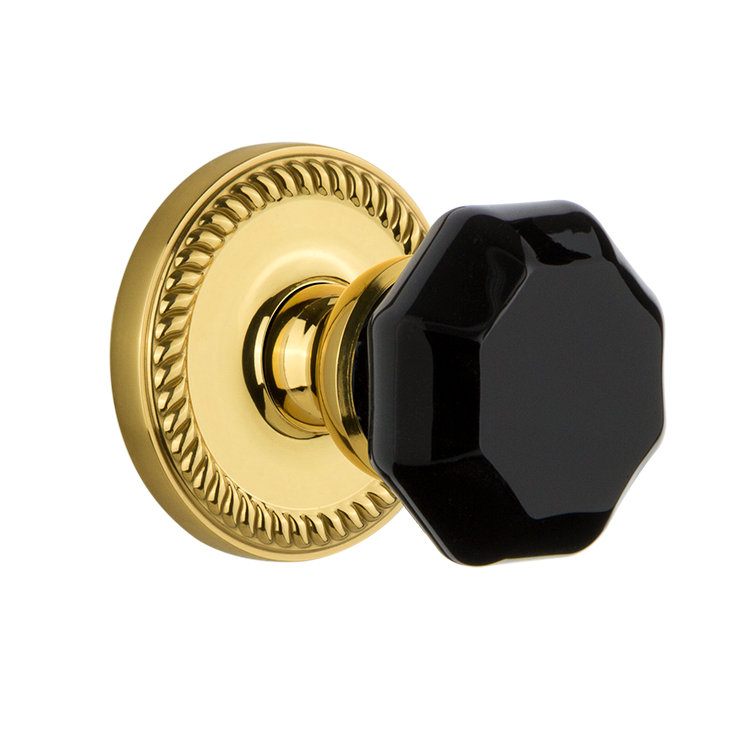 Rosette Grandeur Newport avec poignée de porte Lyon, 2-3/4", Laiton poli