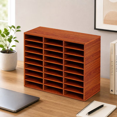 Organisateur de classeur en bois brun à 27 compartiments avec tablettes réglables, panneau de fibres à densité moyenne, idéal pour les bureaux, les écoles, les magazines et les documents.