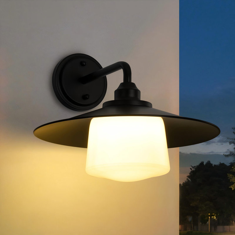 Applique murale d'extérieur à 1 lumière de style campagne moderne avec abat-jour en verre givré