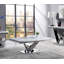 Table de bout Modern Glam avec plateau en faux marbre et base en V en acier inoxydable, facile à nettoyer et élégante