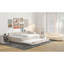 Lit plateforme tapissier pleine grandeur de couleur beige avec lit gigogne et construction, sans sommier tapissier pour une atmosphère romantique dans une chambre à coucher-1900671179