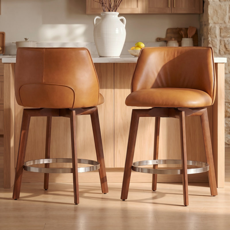 Ensemble de 2 tabourets de bar modernes à hauteur de comptoir de 26 po avec dossier, pieds en bois massif et tabourets de comptoir en similicuir brun pour îlot de cuisine