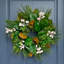 Couronne de 21,65 pouces de verdure artificielle pour porte d'entrée, feuille de pin mélangée, couronne de baies blanches de magnolia pour la maison de campagne d'hiver