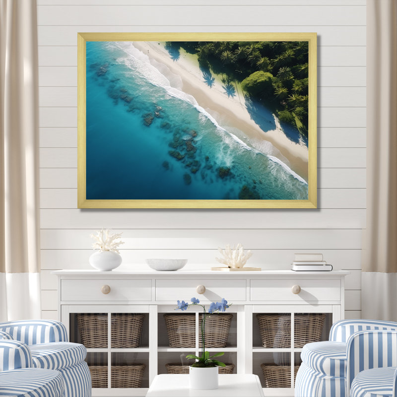 Plage relaxante vue aérienne I - plage, art mural, Cadre doré à coins fermés, H 12 po x l 20 po x P 1 po