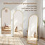 Grand miroir de plancher arqué pleine longueur-1095442277-1095442202