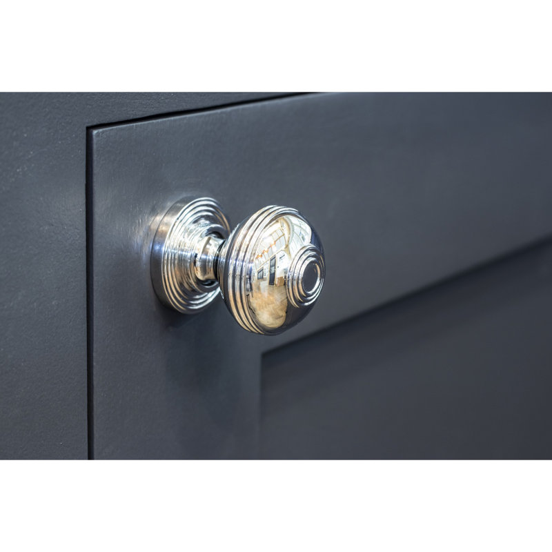 Prestbury 32mm Diameter Round Knob, Polished Chrome