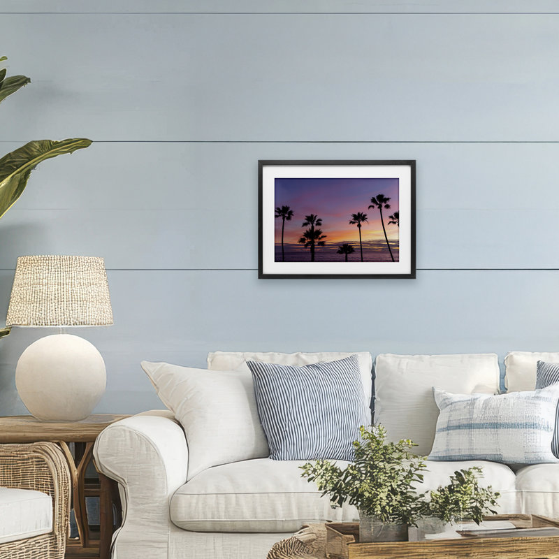 «Sunsets & Scattered Palm Trees», reproduction encadrée sous verre, conception de Jeff Poe, H 14 po x l 20 po