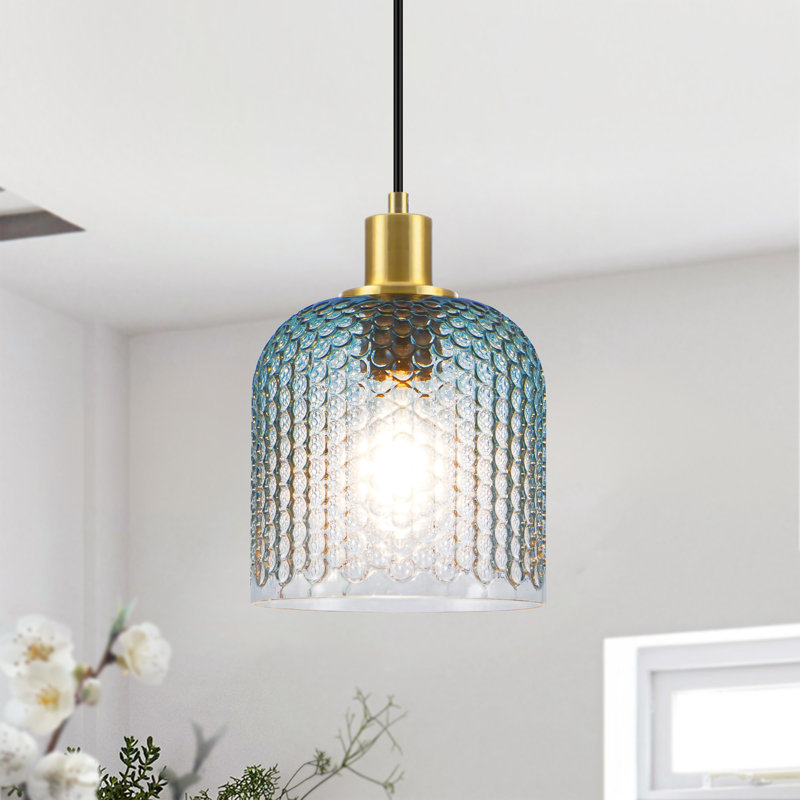 Suspension cylindrique Berngar à une lumière de 18 cm de large avec abat-jour en verre texturé bleu alvéolé pour îlot de cuisine