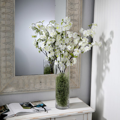 Arrangement de fleurs de cerisier
