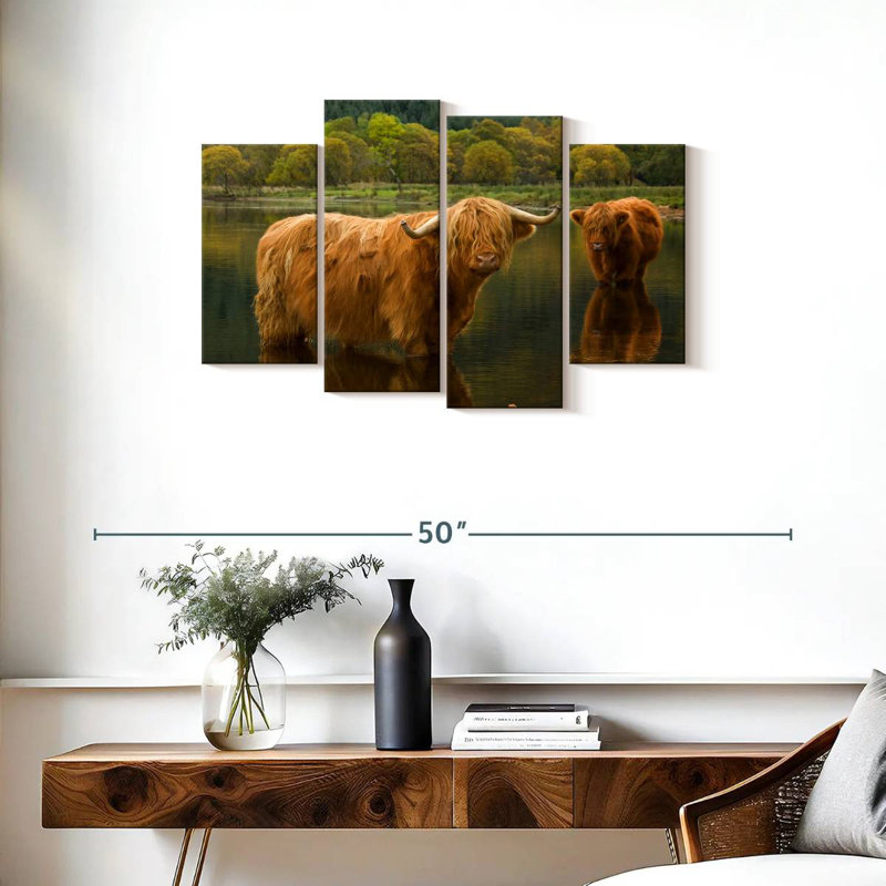 Bathing Highland Cow, H 22 po x l 36 po