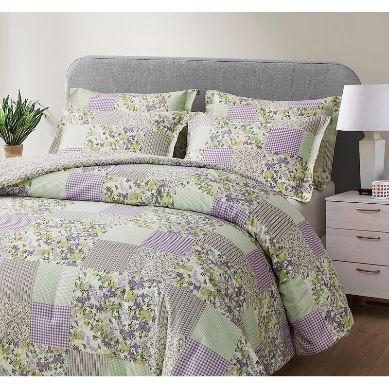 Daisy Butterfly Printed Patchwork Reversible Comforter Set, Queen Comforter  + 2 Standard Shams
