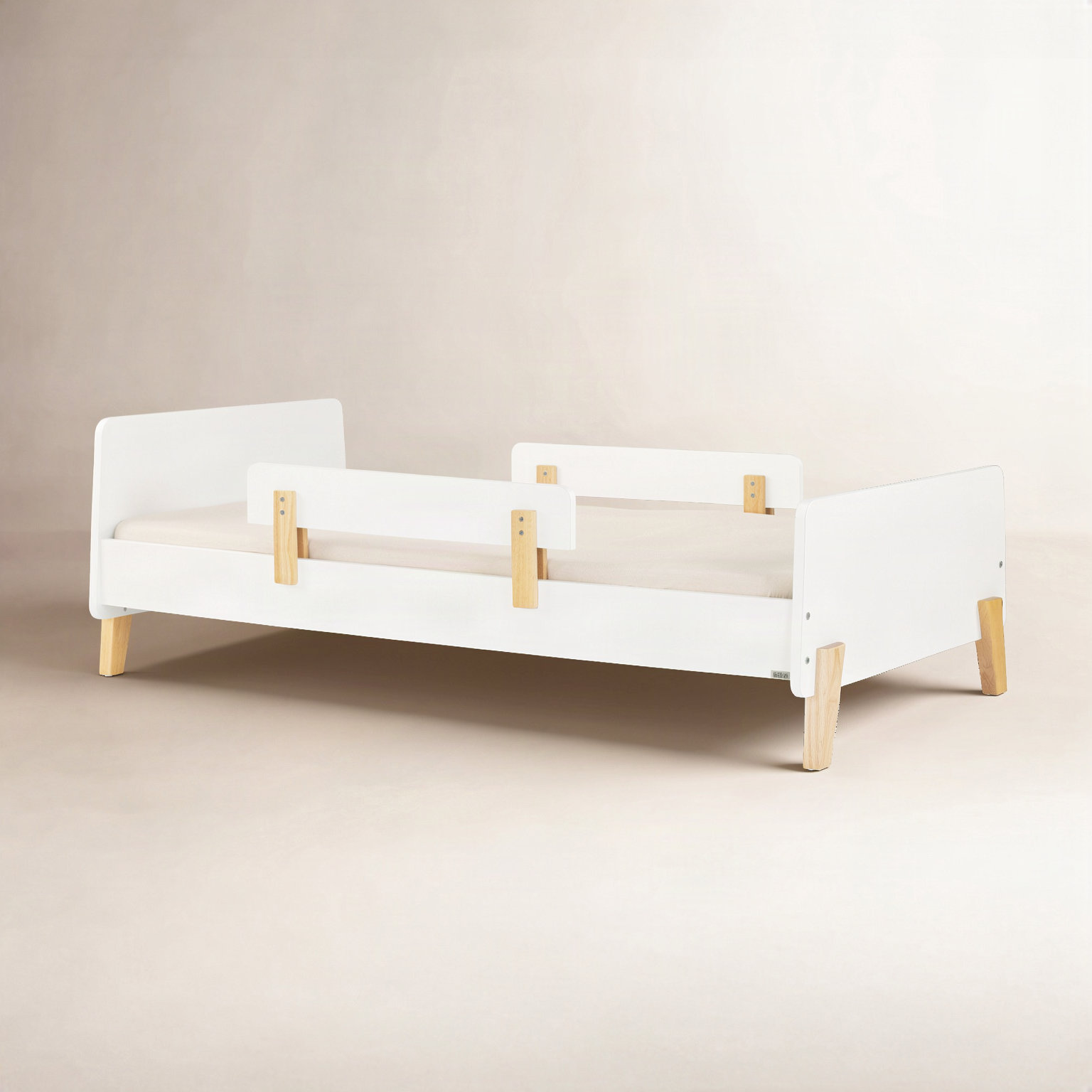 Fun Twin Bed, White/Natural