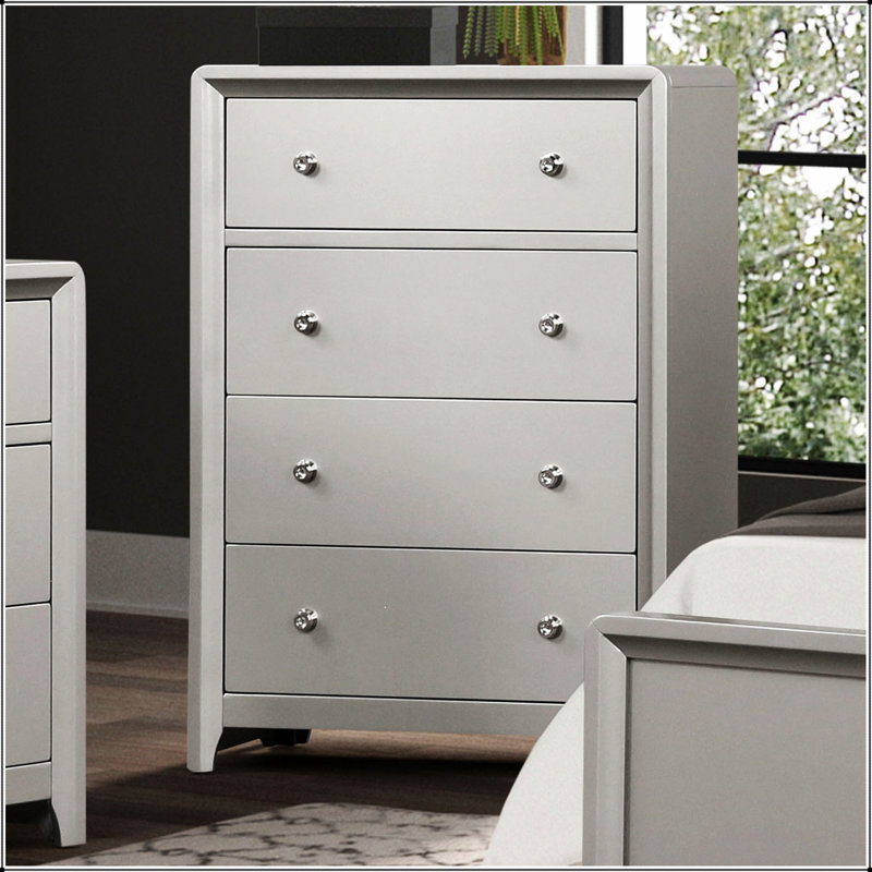 Commode luxueuse à 4 tiroirs avec boutons en nickel brossé, fabrication en queue d'aronde anglaise et finition champagne pour les chambres modernes