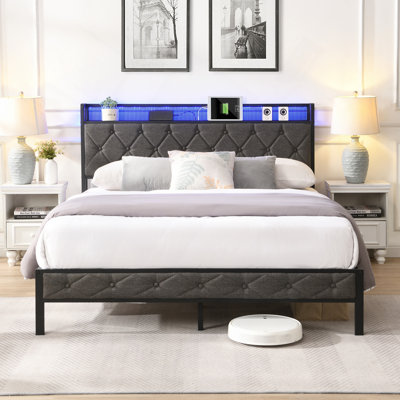 Lit moderne, cadre de lit double avec tête de rangement, station de charge et lumières DEL, lit plateforme tapissier avec lattes en métal lourd, aucun sommier requis, silencieux, assemblage facile, gris foncé