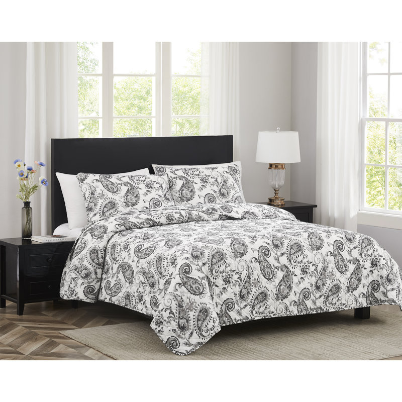 Latoyta Paisley Quilt