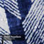 Rideau de douche abstrait à motif de chevrons bleu marine abstrait avec 12 crochets-850115488