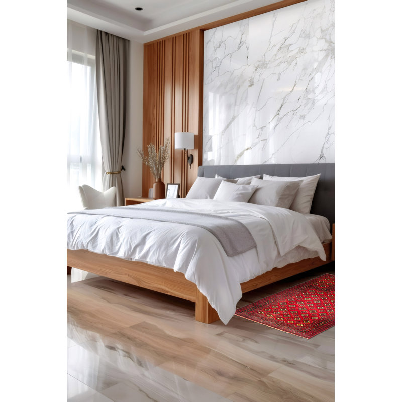 Tapis rouge Teimani 2 pi 11 po x 4 pi 7 po