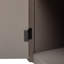 Armoire de rangement à portes verticales à rayures verticales avec poignées en métal, tablettes réglables pour une organisation moderne et polyvalente