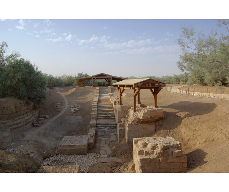 Excavation de l’église Jean-Baptiste, H 12 po x l 18 po