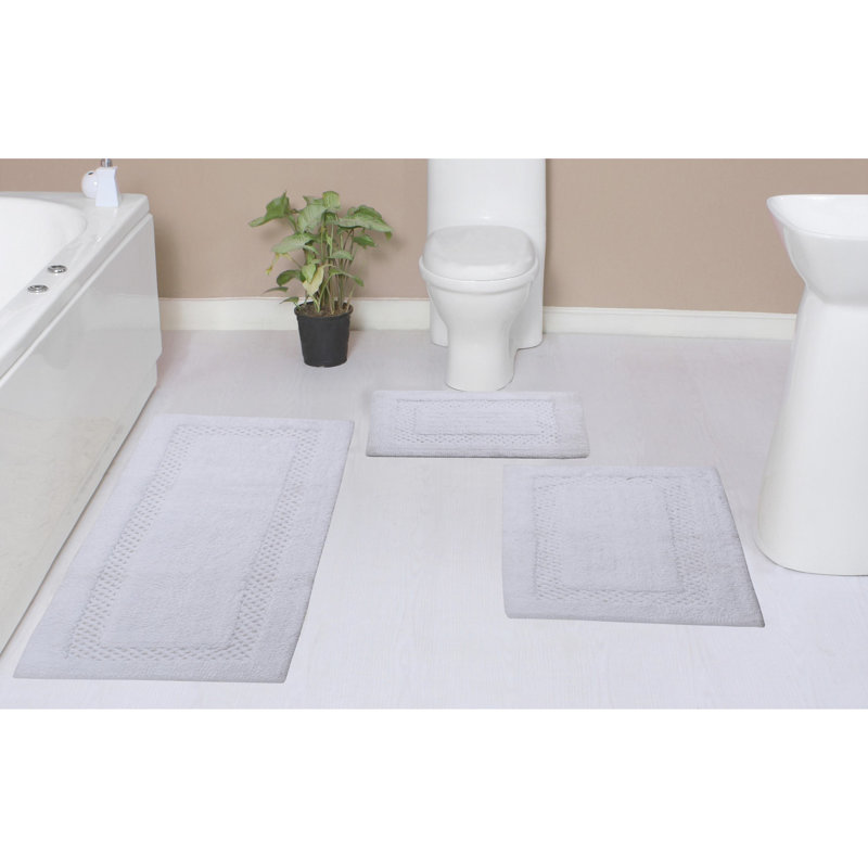 Antica Bath Rug, White