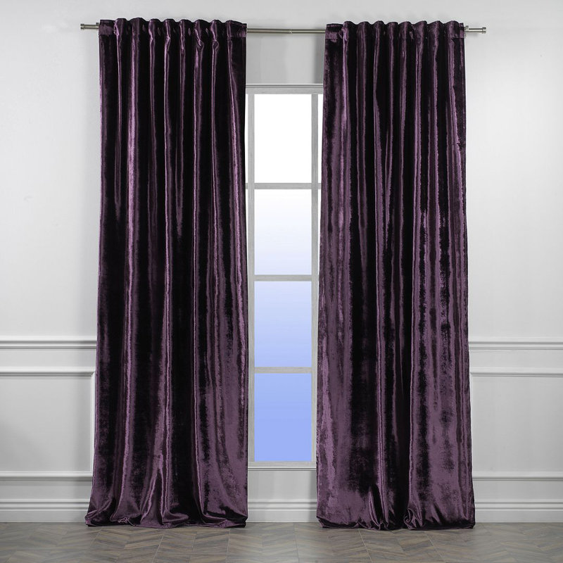 Panneau de rideau simple doublé occultant en velours brillant extra large et très long, L 52 po x L 228 po, 34 aubergine