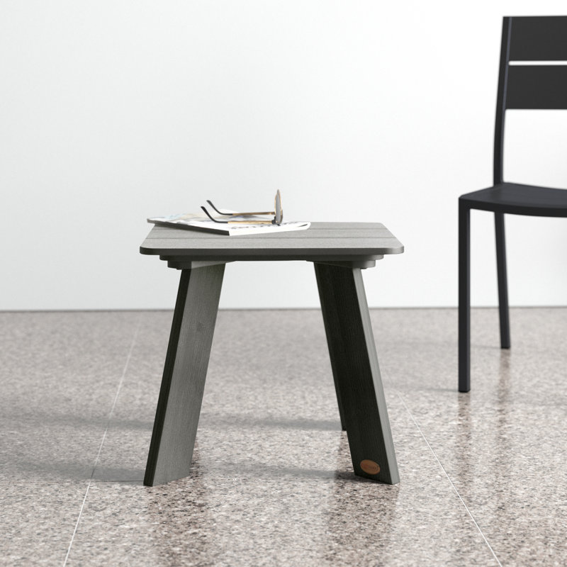 Table d'appoint en plastique Byrnes, Teck côtier
