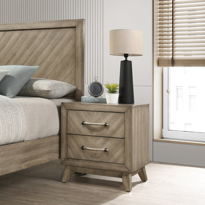 Table de chevet contemporaine pour chambre à coucher aréna, gris antique - choix de rangement élégant Espace suffisant pour les objets personnels avec panneau de particules et table de chevet en bois d'hévéa 2 tiroirs de rangement efficace. Conception.