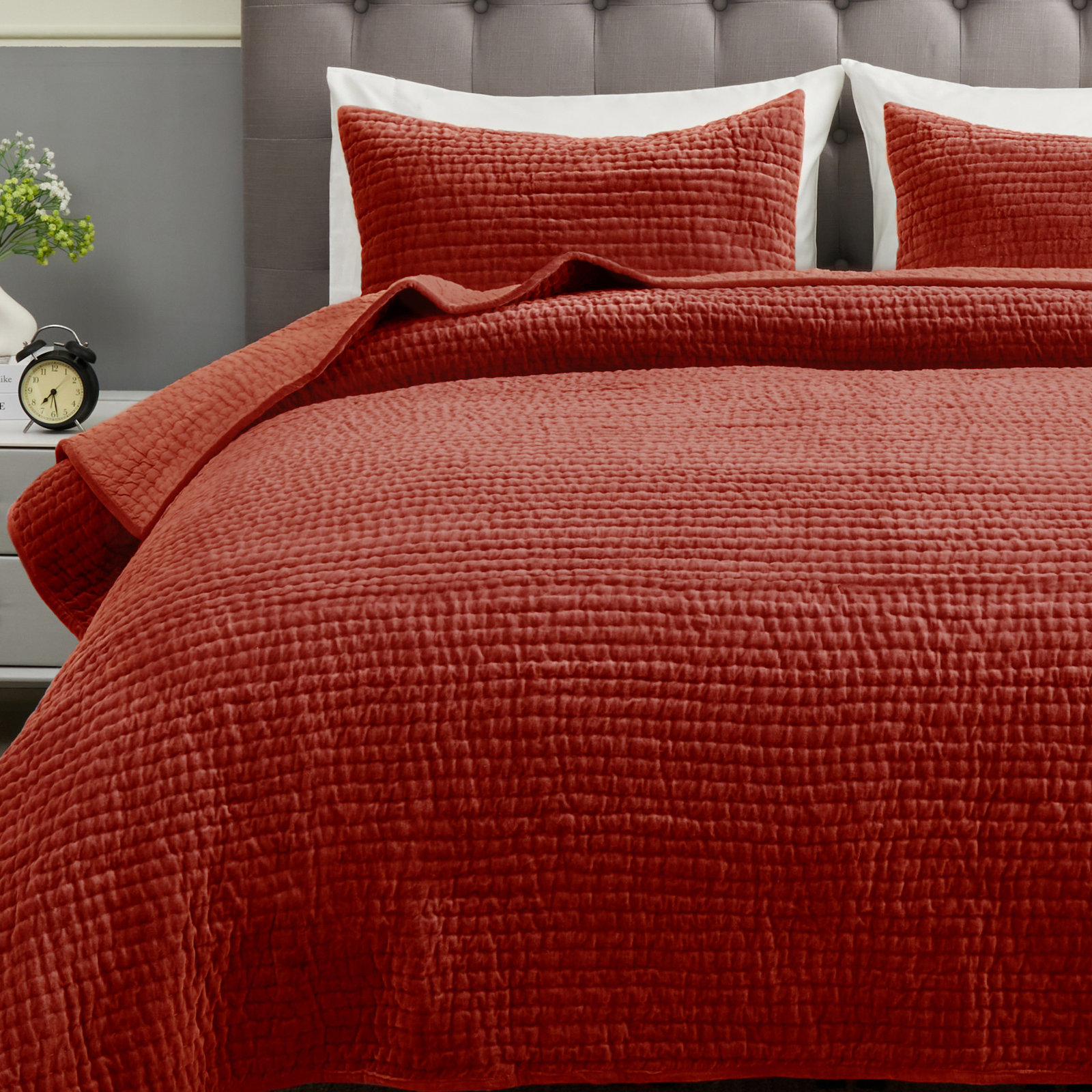 Chambord Cotton Quilt Set, Queen Quilt + 2 Standard Shams, Burgundy