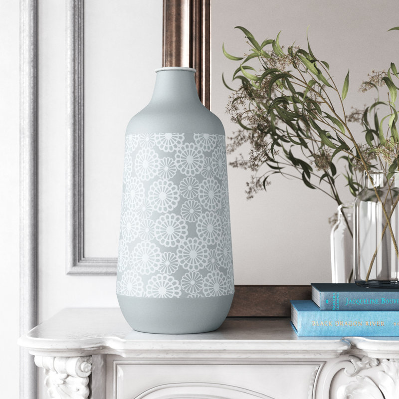 Vase de table en métal 22 po Auldridge, Gris clair