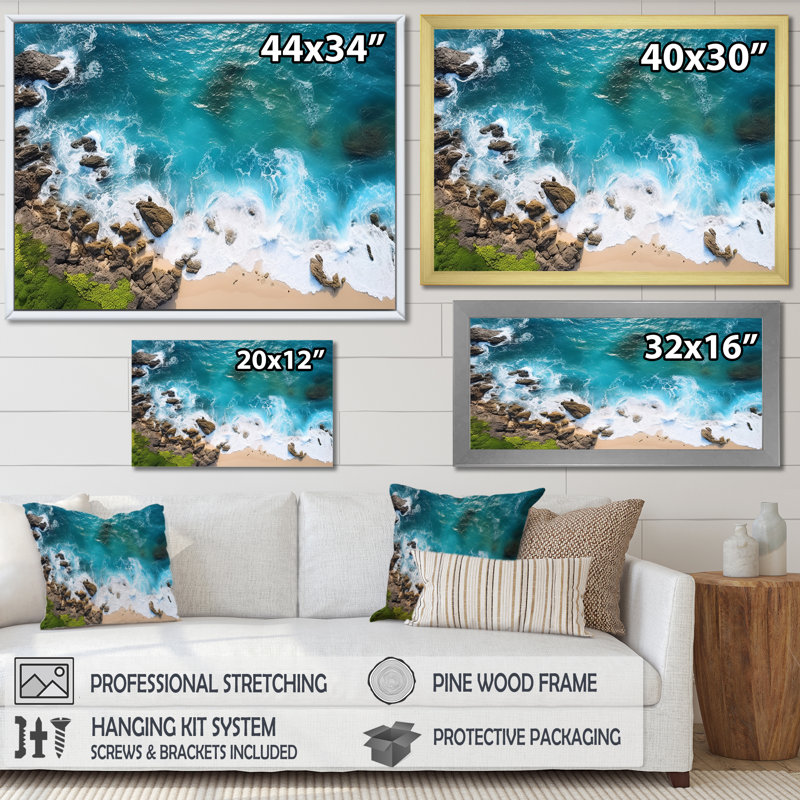 Vue aérienne de Rocky Beach VI - plage et océan, art mural, Cadre flottant blanc, H 12 po x l 20 po x P 1 po