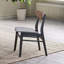 Chaise rembourrée à structure en bois