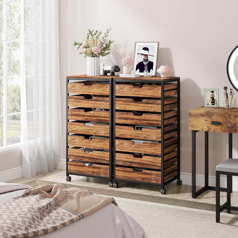 Commode à 7 tiroirs avec roulettes